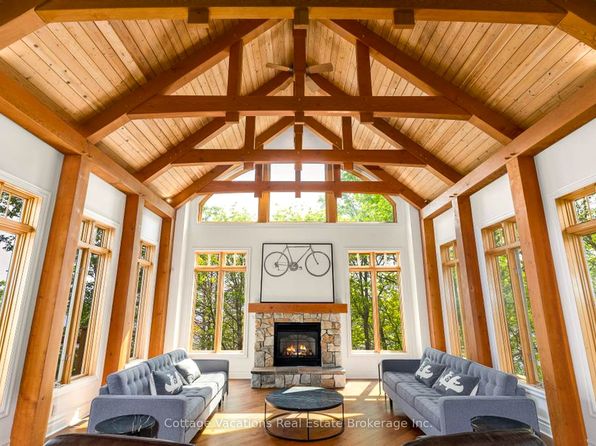 1016 Lawland Heights Rd, Gravenhurst, ON P1P 1R2