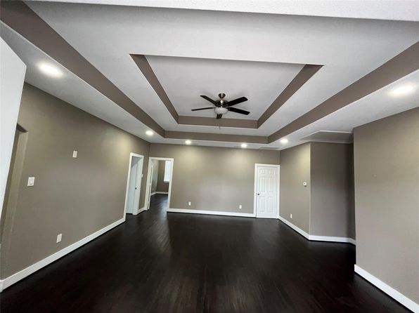 180 County Road 3559, Cleveland, TX 77327