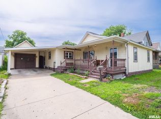 42 S 6th Ave, Canton, IL 61520