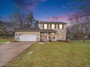 10106 Curtis Dr, Pinckney, MI