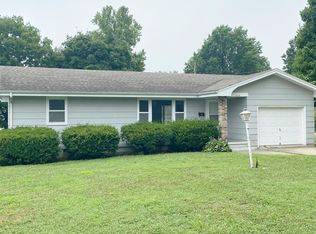 1014 E Auburn St, Bolivar, MO 65613