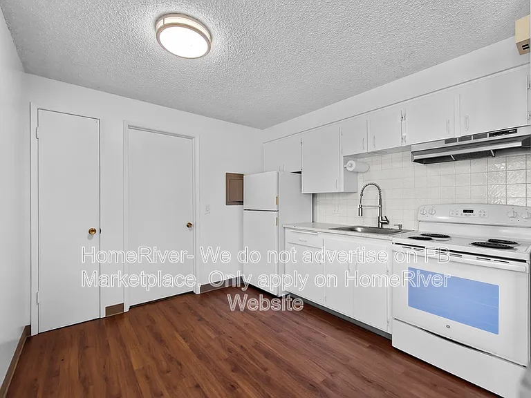 1414 N Addison St #201 — Photo 5
