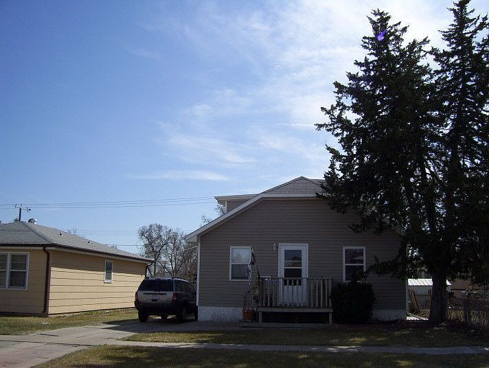 1st image of 1014 W 10th St