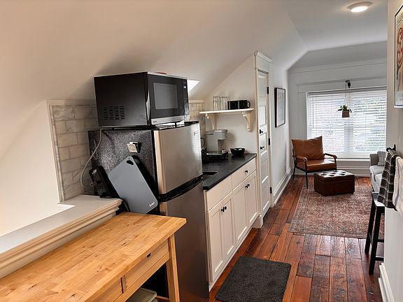 The effeciency style kitchen is streamline and effective