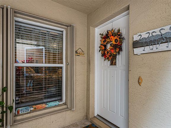 3rd image of 2259 Hawks Cove Cir
