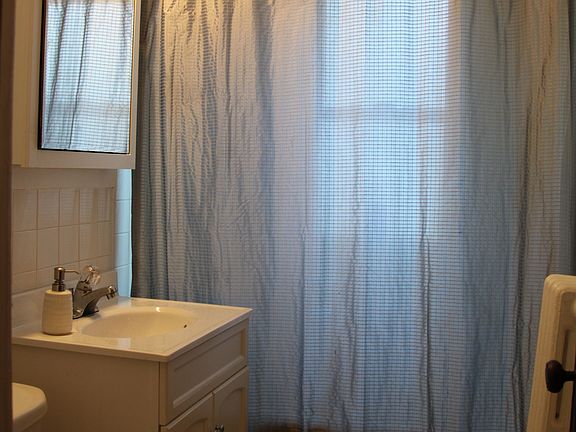 4th image of 3415 Penn Ave N APT 1