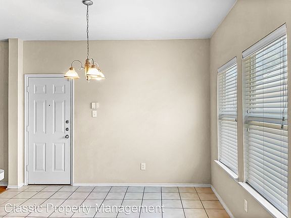 4th image of 1716 Jasmine Trl