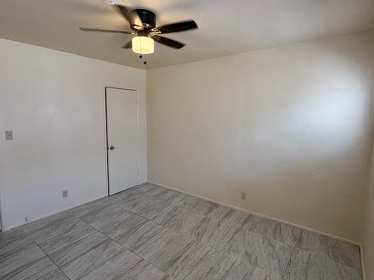 6515 S Victoria Ave #3 — Photo 7