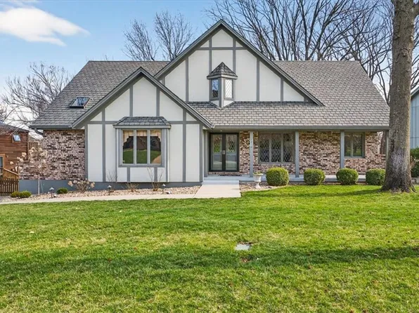 210 NW Cypress St, Lees Summit, MO 64064