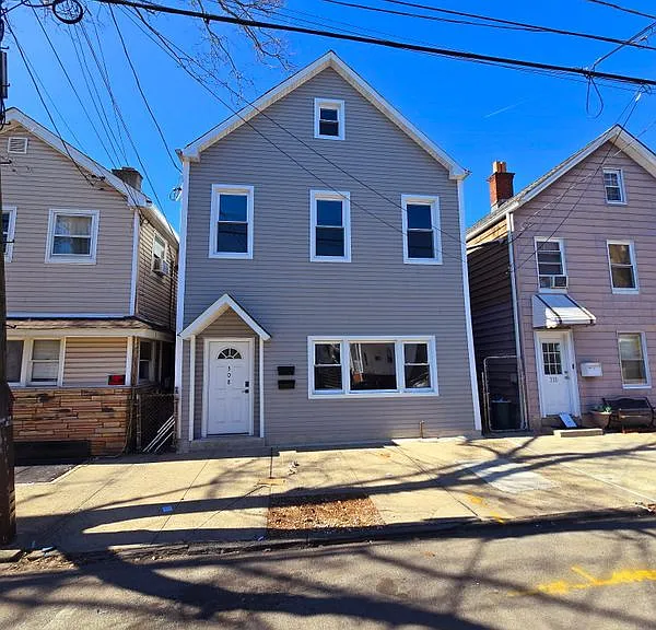 308 N 2nd St — Photo 1