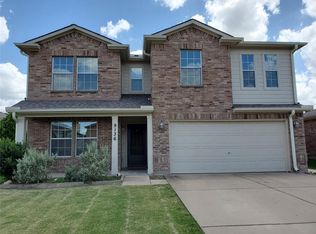 9136 Landmark Dr, Fort Worth, TX 76244