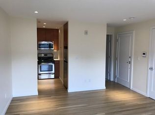 209 Newbury St, Boston, MA 02116