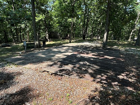 5th image of 17221 Hickory Ct