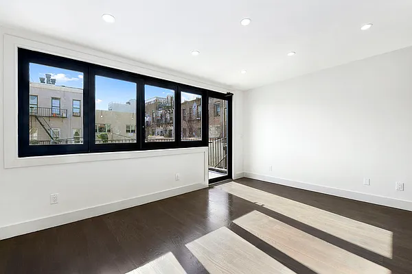 Sold by Corcoran | media 24