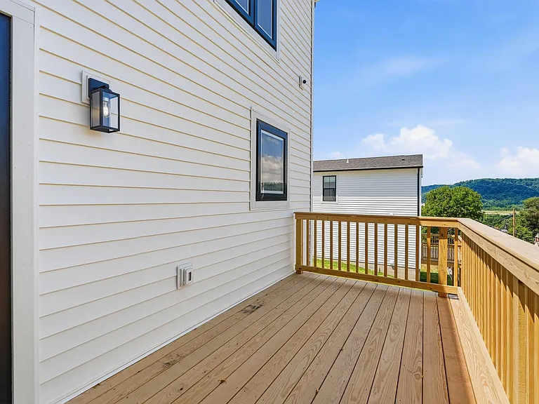 521 Harmony Rd — Photo 7