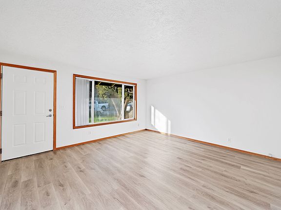 5th image of 740-760 SE Cedar St #357