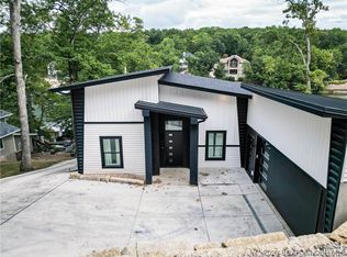 613 Cove Cir, Sunrise Beach, MO 65079