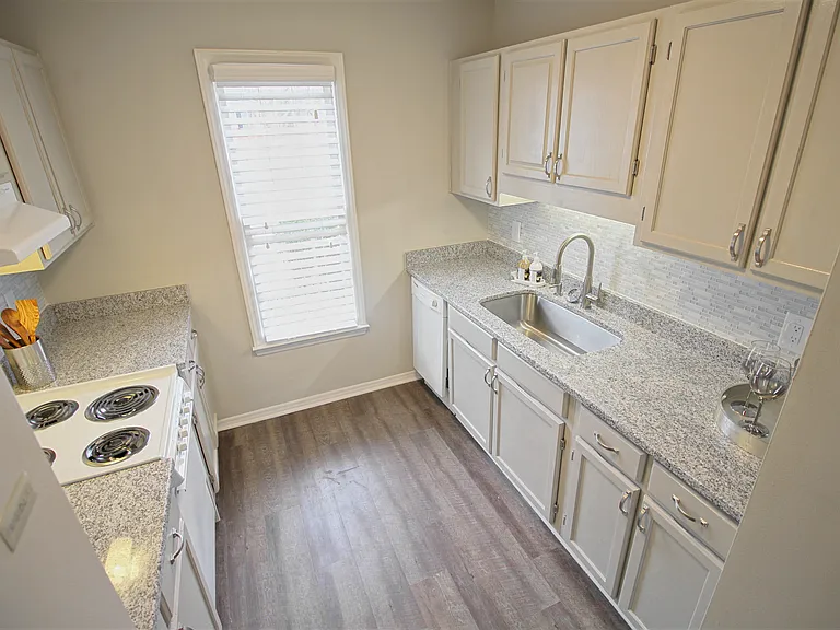 1617 Pinna Ct — Photo 1
