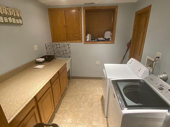 3rd image of 4954 W Cullom Ave #1.5