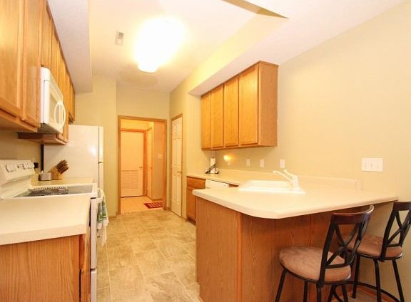 4th image of 10515 Hickory Dr APT 2