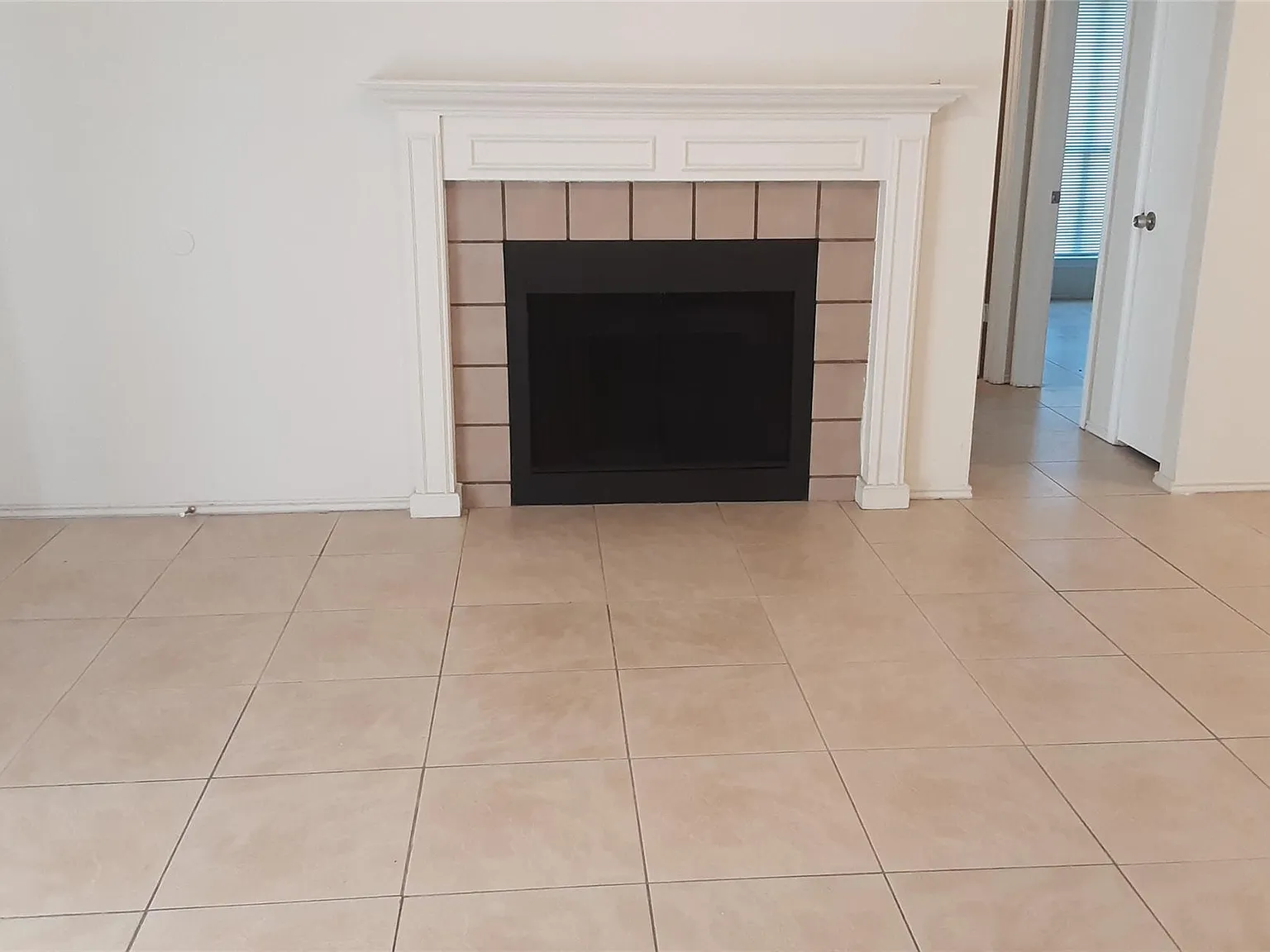 3 bed, 2.0 bath, 1036 sqft, $1,475 — Photo 4