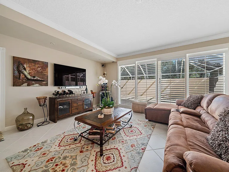 2117 Tigris Dr — Photo 8