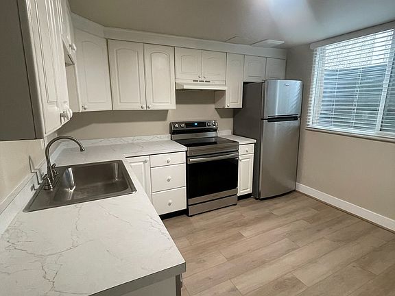 2nd image of 2191 E Crystal Ave