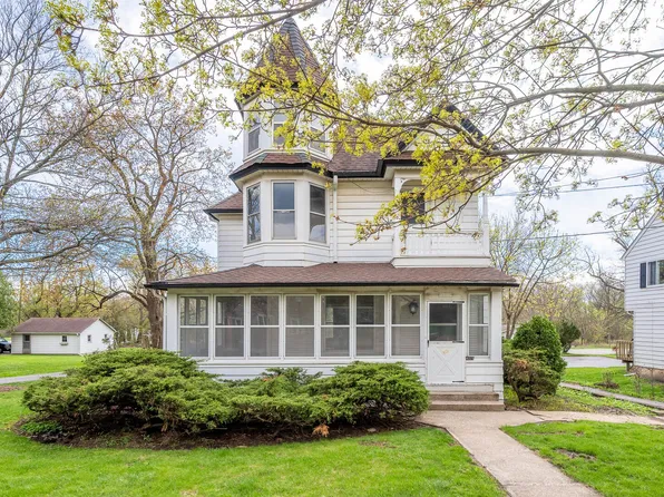 4221 Old Grand Ave, Gurnee, IL 60031