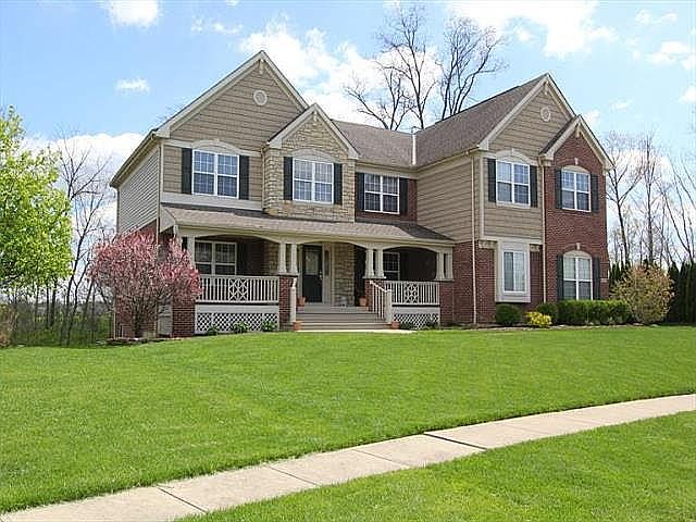 1st image of 325 Forest Edge Dr