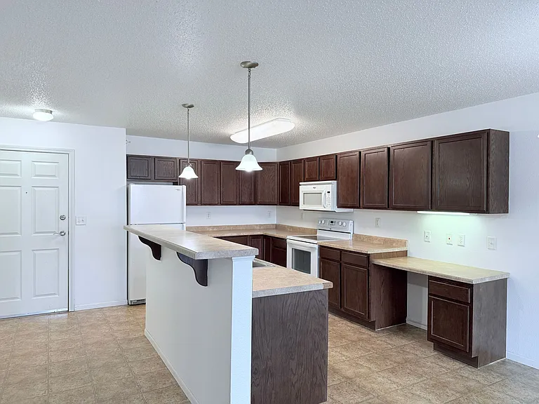 Old Orchard Apartments — Photo 6