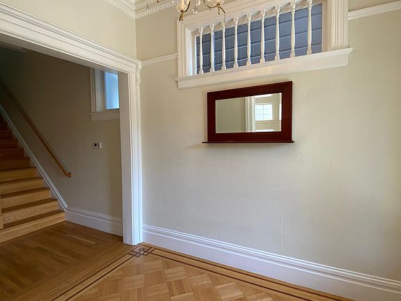 4th image of 708 Ashbury St