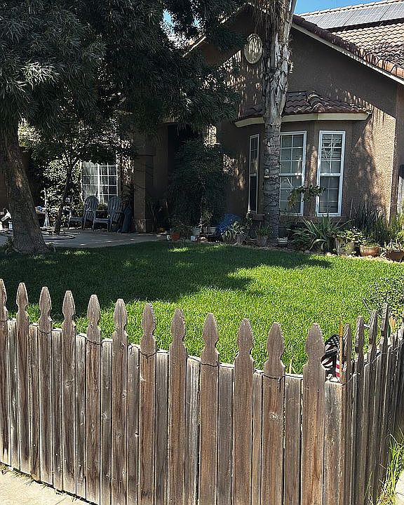 2nd image of 15932 W Stanislaus Ave