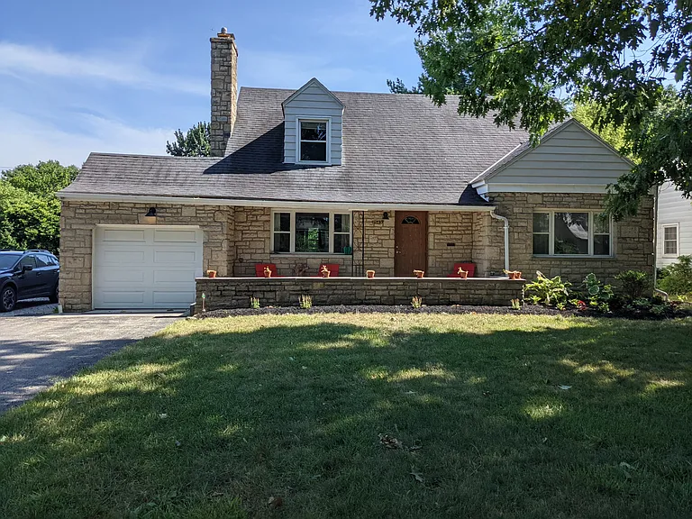 2543 E Livingston Ave — Photo 1