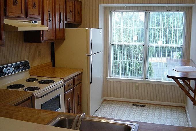 2nd image of 11942 Crimson Ln