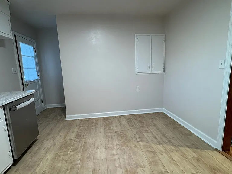 707 Crystal Dr — Photo 29