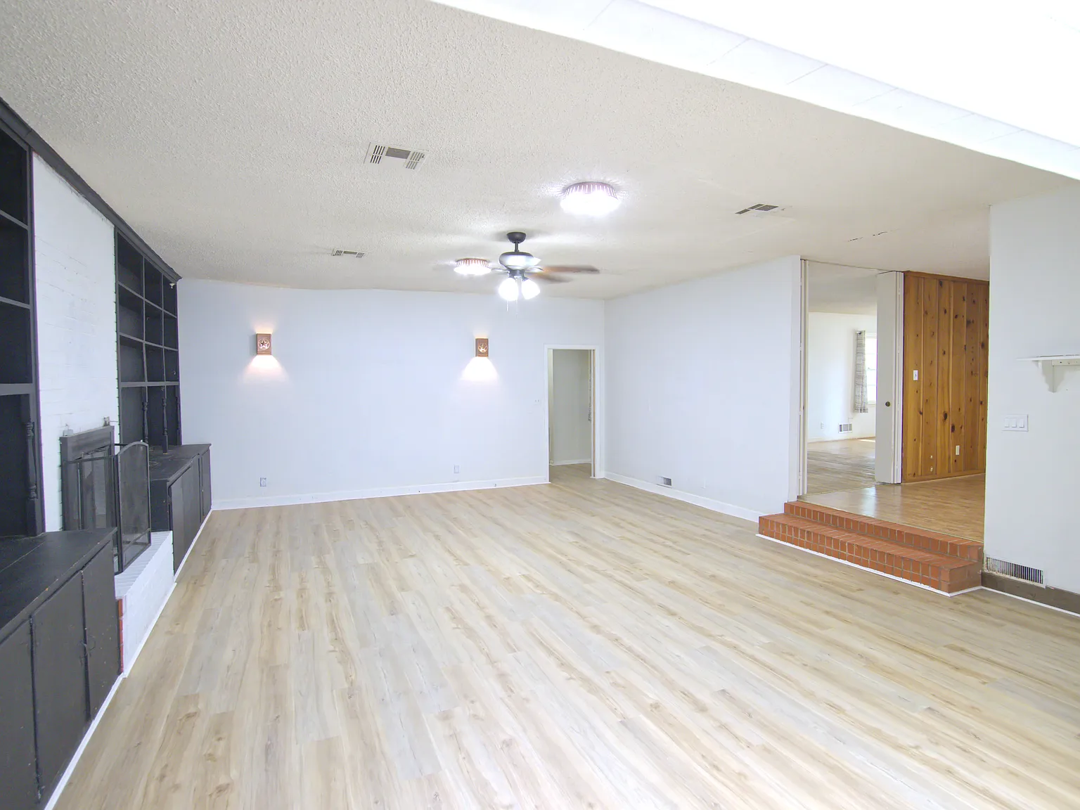4 bed, 2596 sqft, $2,100 — Photo 1