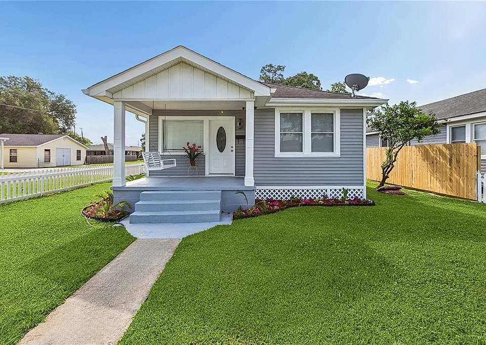 1st image of 901 Avenue E
