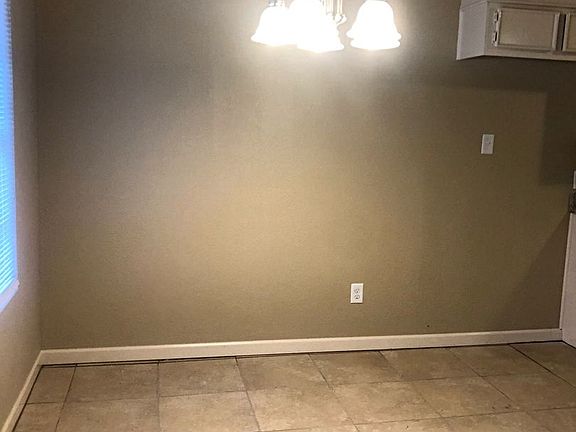 5th image of 275 Greeves St