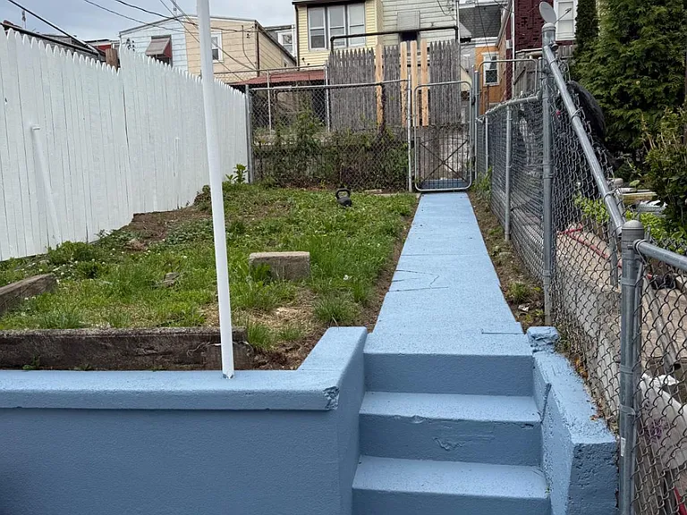 837 Locust St — Photo 13