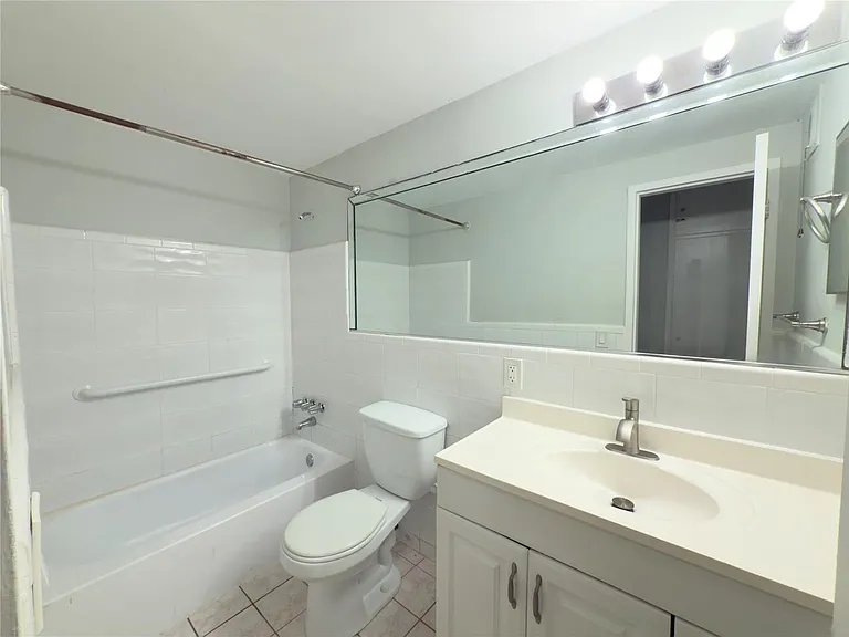 600 Layne Blvd #117 — Photo 6