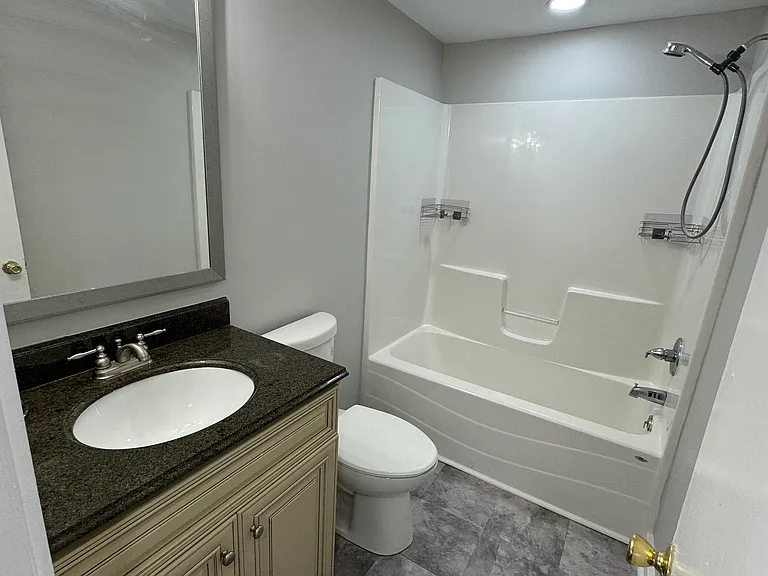 106 Holland St — Photo 11