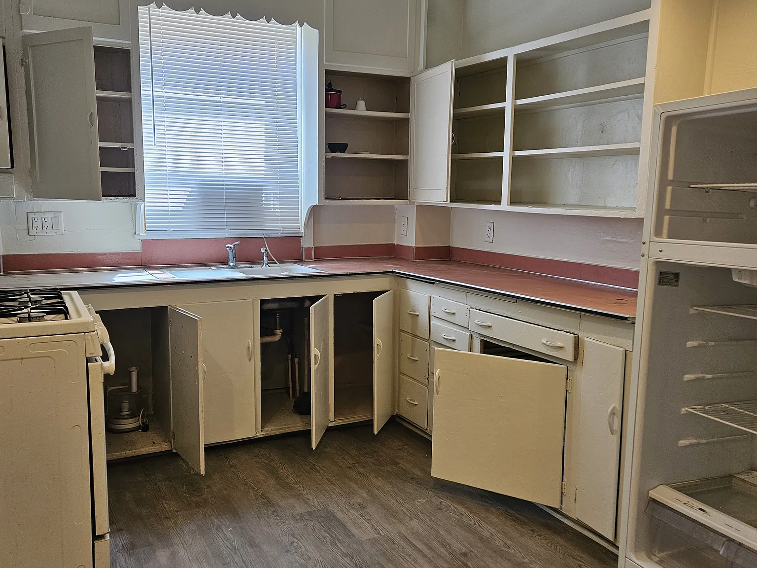 710 N Hudson Ave — Photo 4