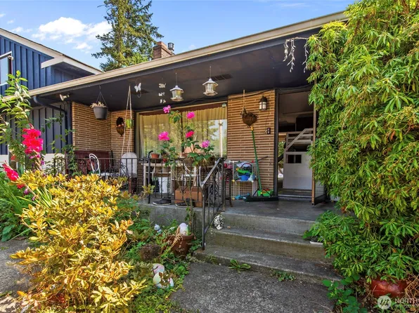 302 115th Street E, Tacoma, WA 98445