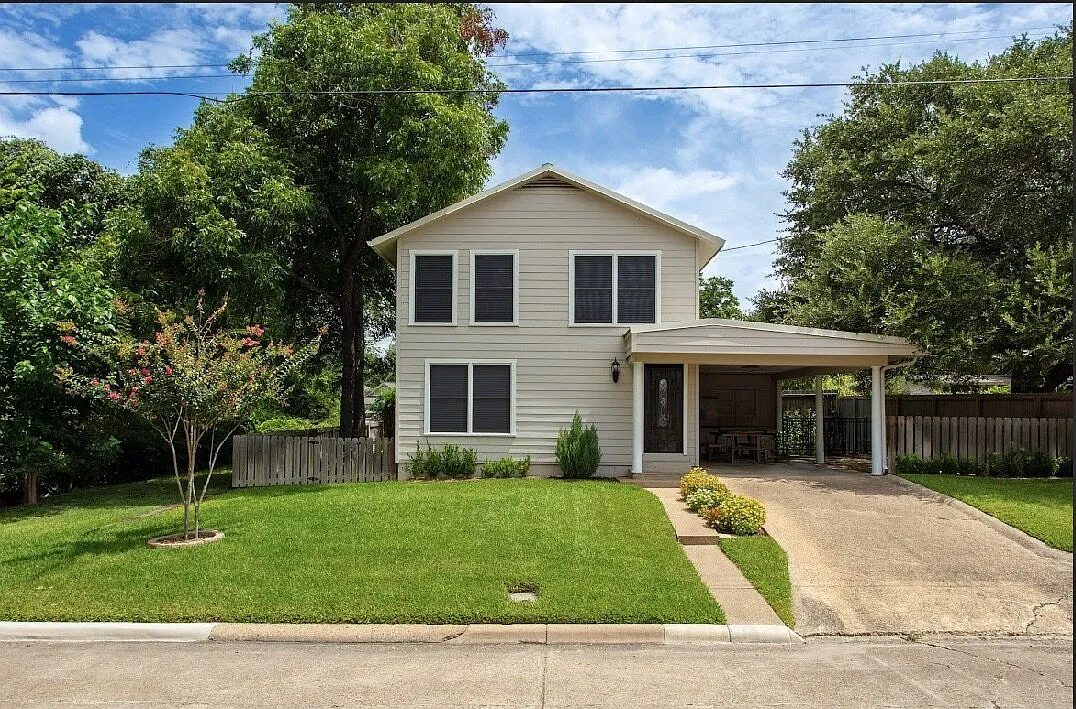 2 bed, 1.0 bath, 1080 sqft, $1,950 — Photo 2