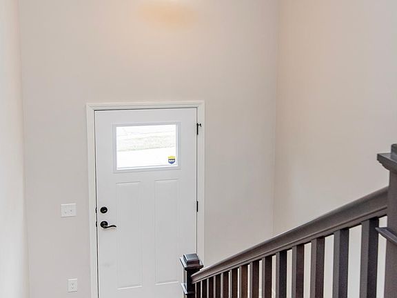 3rd image of 2217 Gateway Hill Rd
