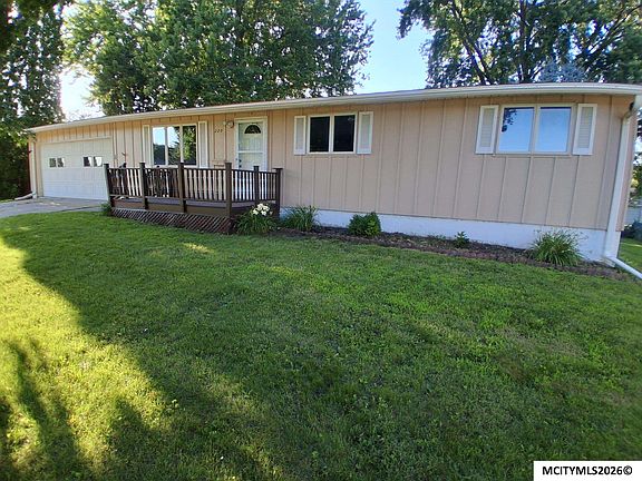 2nd image of 220 W Main St