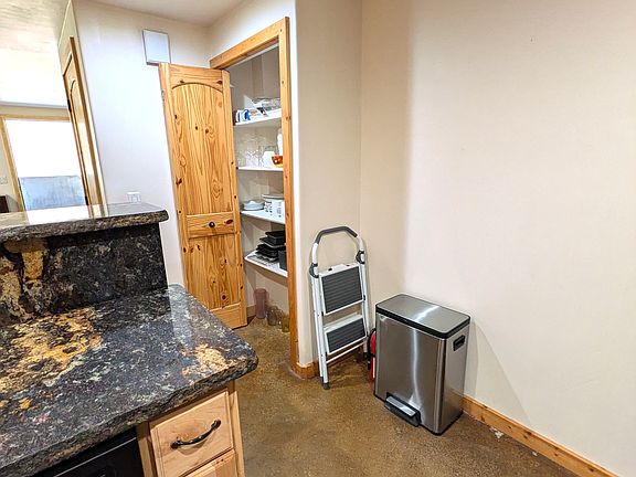 4th image of 2289 Monarch Dr #B