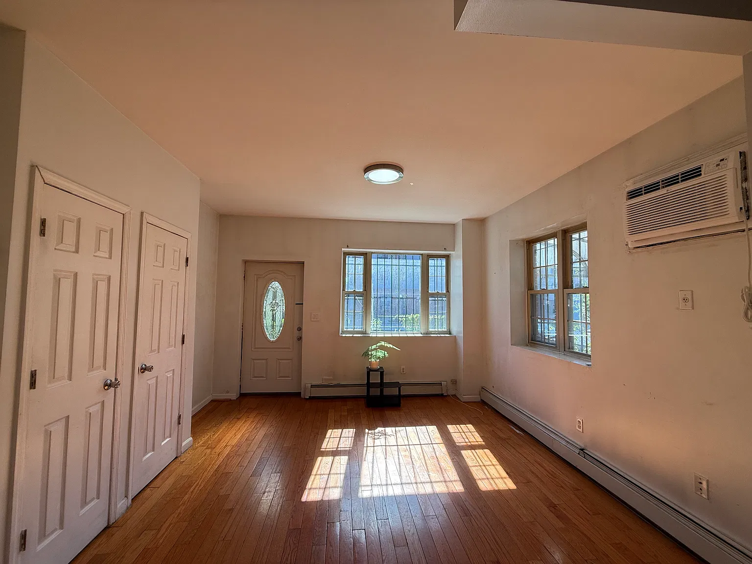 2 bed, 1000 sqft, $2,600 — Photo 1