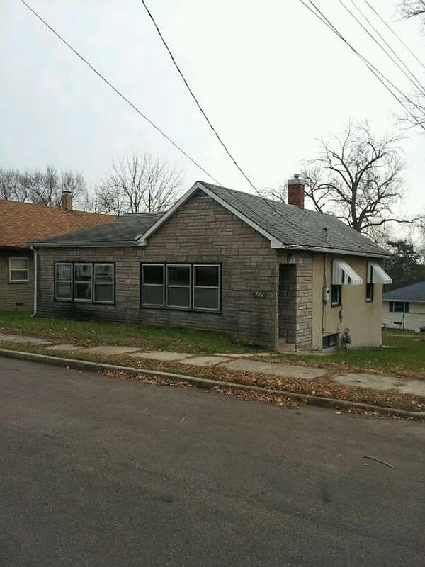 726 6th St photo 1