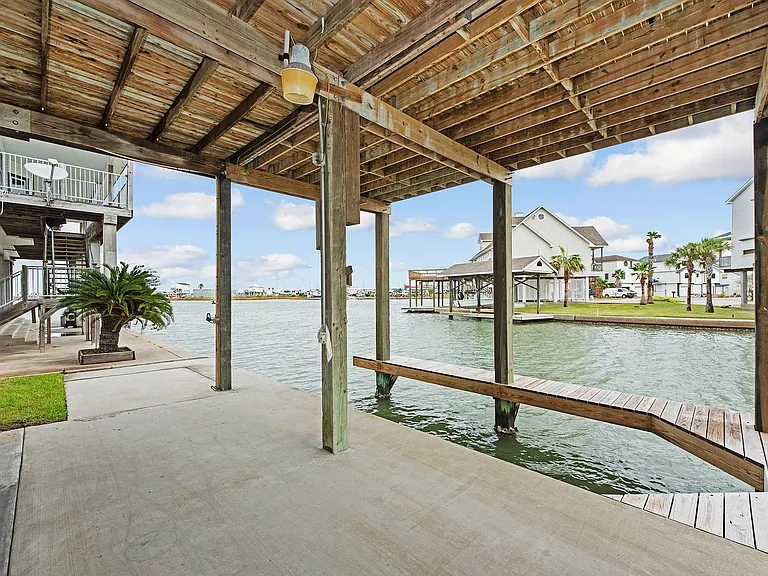 336 Admiral Cir — Photo 41